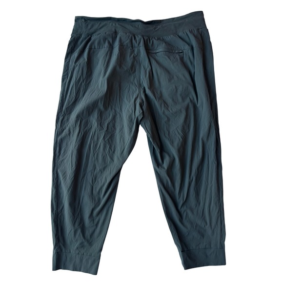 Athleta green Harbor Cargo Capri Pants Drawstring Waist Zip Pockets Size 20 - Picture 5 of 11